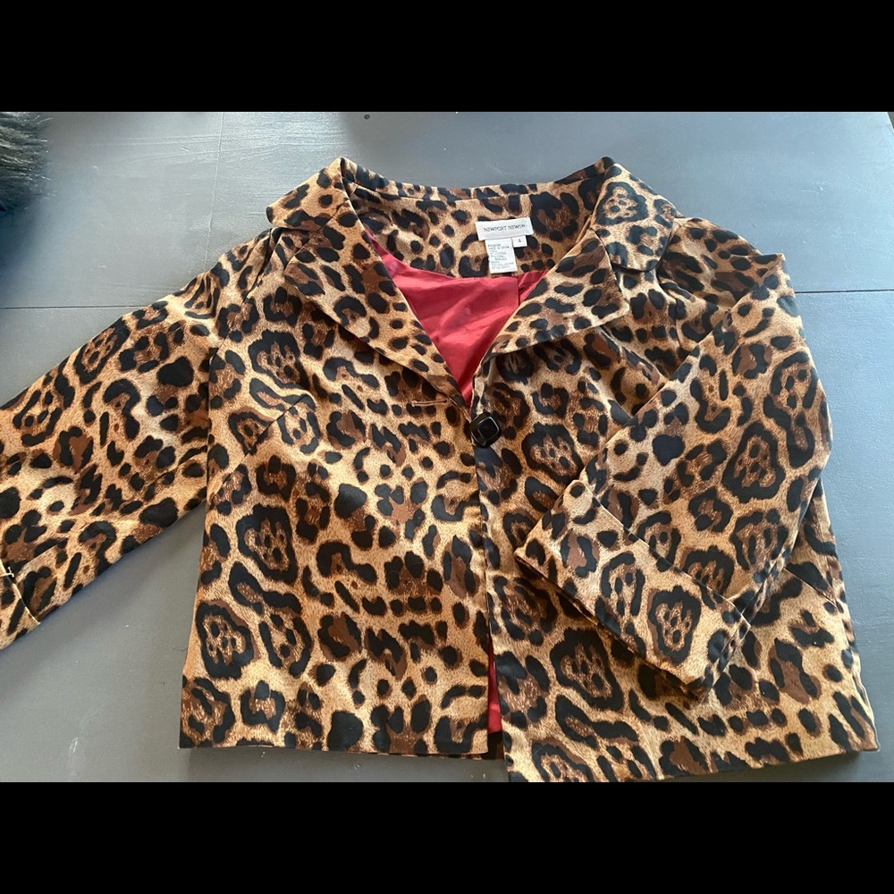 3/4 sleeve Leopard cropped jacket